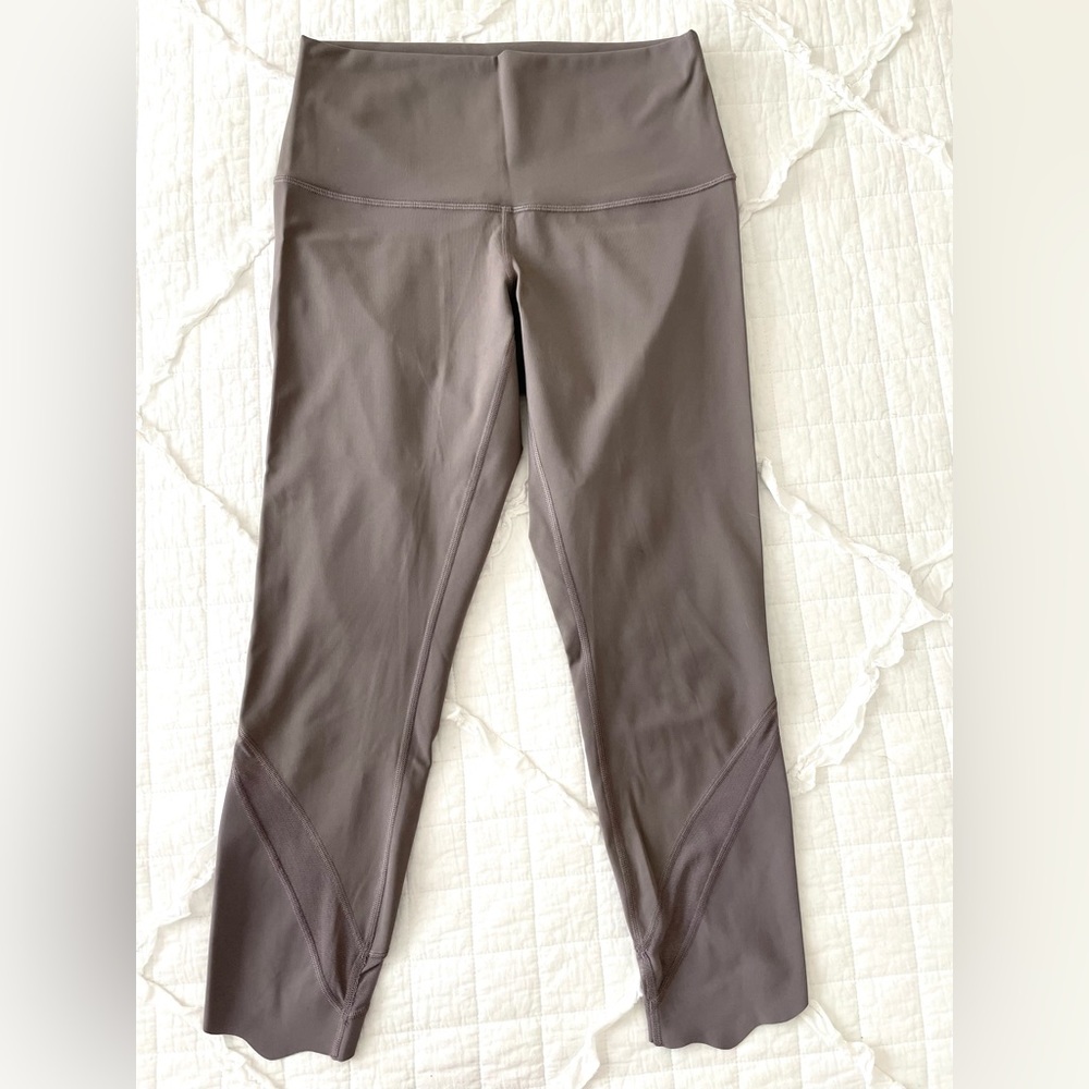Lululemon Wunder Under High Rise Leggings | size 6 | 23” crop